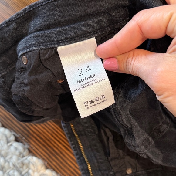 MOTHER Women's Black Skinny Jeans - Picture 3 of 4